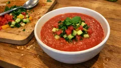 Gazpacho wie in Andalusien: kalte Tomatensuppe, die in 30 Minuten aromatisch wird