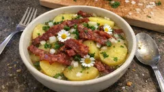 Lauwarmer Kartoffel-Specksalat mit Brühe-Vinaigrette – wie in Süddeutschland