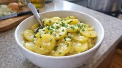 Schwäbischer Kartoffelsalat ohne Mayo – so wird er saftig wie im Gasthaus